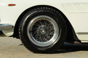 Bild 23/50 von Ferrari 330 GT 2+2 (1964)