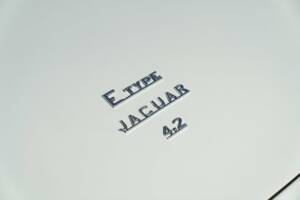 Bild 26/50 von Jaguar E-Type (1968)