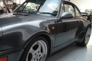 Imagen 46/50 de Porsche 911 Carrera 2 (1990)