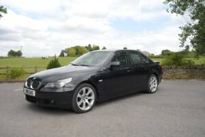 Bild 43/48 von BMW 550i (2006)