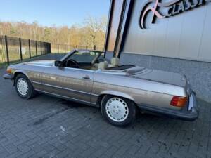 Image 23/36 de Mercedes-Benz 560 SL (1988)