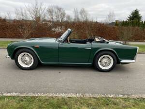 Image 3/66 of Triumph TR 4 (1964)