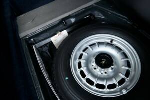 Bild 26/50 von Mercedes-Benz 380 SEL (1983)