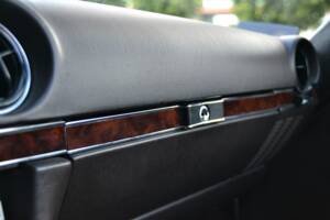 Image 36/79 de Mercedes-Benz 560 SL (1988)