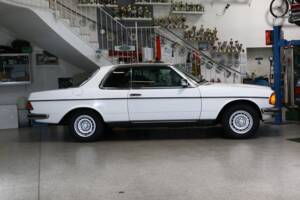 Image 3/25 of Mercedes-Benz 280 CE (1977)