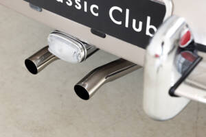 Image 31/35 de Jaguar E-Type (1968)