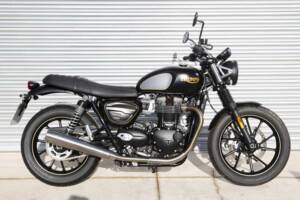 Immagine 1/42 di Triumph Street Twin Bonneville (2021)