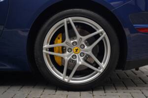 Bild 50/50 von Ferrari California T (2016)