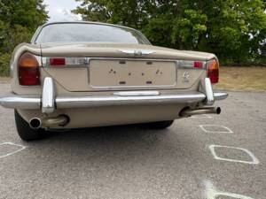 Bild 10/40 von Jaguar XJ 6 4.2 (1971)