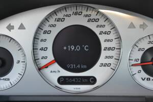 Imagen 35/100 de Mercedes-Benz E 55 AMG (2003)