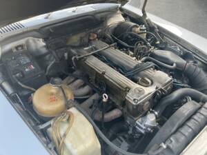 Image 8/10 of Mercedes-Benz 280 SLC (1977)