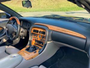 Image 24/28 of Aston Martin DB 7 Vantage Volante (2001)