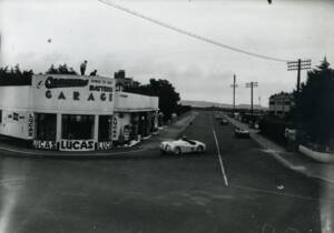 Image 13/50 of Jaguar XK 120 OTS (1950)