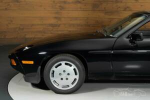 Bild 31/35 von Porsche 928 S (1986)