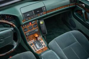 Image 37/54 of Mercedes-Benz 500 SEL (1992)