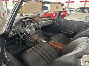 Image 10/30 of Mercedes-Benz 230 SL (1965)