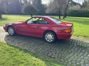 Image 15/30 of Mercedes-Benz SL 280 (1994)
