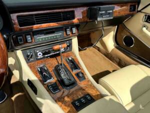 Image 32/50 de Jaguar XJS 5.3 V12 (1989)