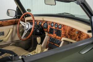 Immagine 35/50 di MG RV8 (1994)