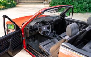 Immagine 16/33 di BMW 318i (1991)