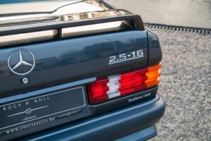 Bild 18/32 von Mercedes-Benz 190 E 2.5-16V (1992)