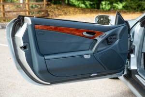 Image 41/50 of Mercedes-Benz SL 500 (2003)