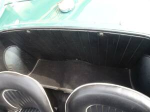 Image 40/49 of Triumph Spitfire Mk II (1965)