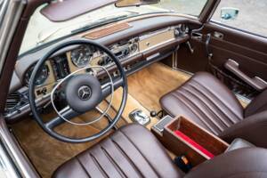 Image 48/56 de Mercedes-Benz 280 SL (1970)