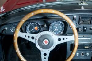 Image 26/27 of MG MGB GT (1972)