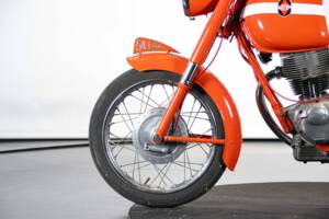Bild 22/50 von Gilera Giubileo 175 Sport (1963)
