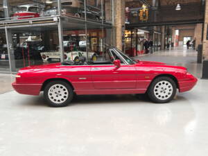 Immagine 8/27 di Alfa Romeo 2.0 Spider (1992)