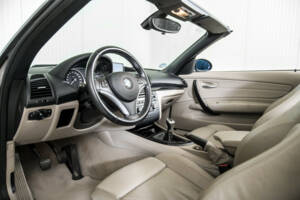Image 11/50 of BMW 118i (2008)
