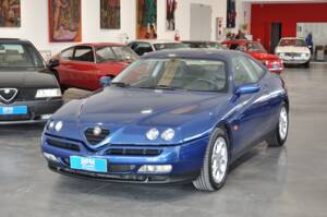 Image 2/17 of Alfa Romeo GTV 2.0 V6 Turbo (1995)