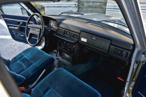 Image 18/38 de Volvo 244 DLS (1977)