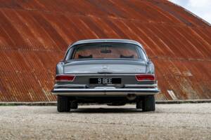 Image 8/37 of Mercedes-Benz 280 SE 3,5 (1970)