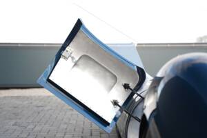 Image 15/50 of Lister Knobbly (1958)