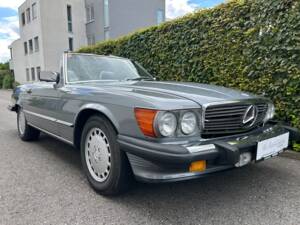 Image 4/36 of Mercedes-Benz 560 SL (1989)