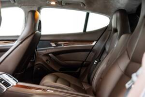 Image 25/31 of Porsche Panamera Turbo (2010)