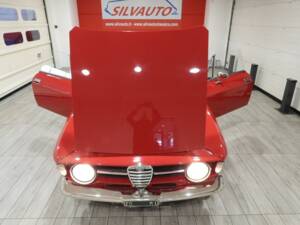Image 12/15 of Alfa Romeo Giulia GT 1300 Junior (1968)