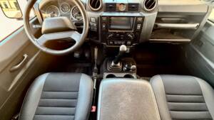 Bild 6/18 von Land Rover Defender 90 TD4 (2007)