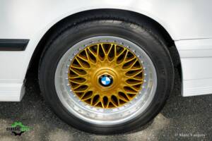 Image 38/51 of BMW M 535i (1985)