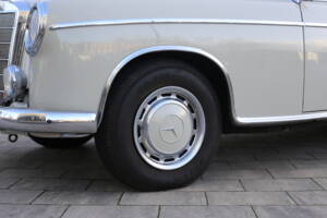 Image 4/41 of Mercedes-Benz 220 SE (1959)