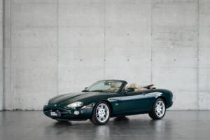 Bild 1/50 von Jaguar XK8 4.0 (2002)