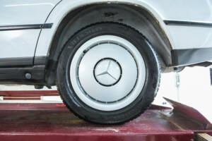Image 50/50 de Mercedes-Benz 190 D (1986)