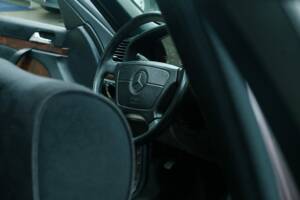 Bild 46/50 von Mercedes-Benz 400 SE (1991)