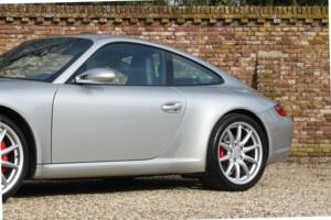 Image 16/50 of Porsche 911 Carrera S (2004)