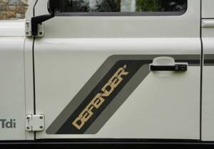 Image 32/96 of Land Rover Defender 90 (1995)