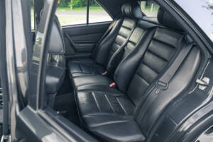 Bild 36/53 von Mercedes-Benz 190 E 2.5-16 (1991)