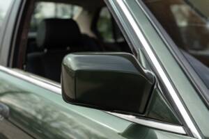 Image 13/36 of BMW 750iL (1989)