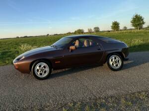 Image 4/8 de Porsche 928 (1981)